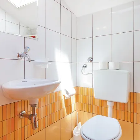 Pet Friendly In Okrug Donji With Wifi