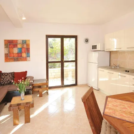 Pet Friendly In Okrug Donji With Wifi * Donji Okrug (Ciovo)