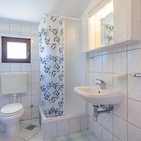 Tatil Evi Pet Friendly In Okrug Donji With Wifi