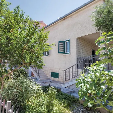 Pet Friendly In Okrug Donji With Wifi *